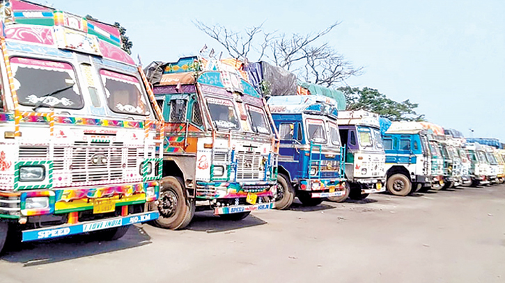 Truck shortage paralyses Land Port amid blockades