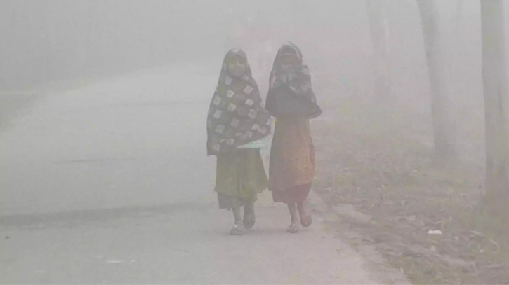 Intense cold and fog grip Kurigram, disrupting daily life