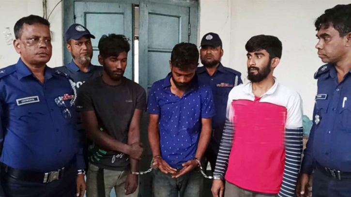 3 held for attempting to hurl bombs on N’ganj rail track