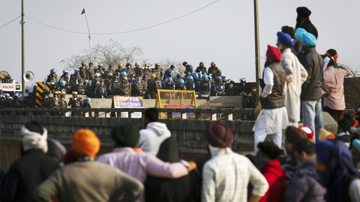 Indian farmers reject government offer