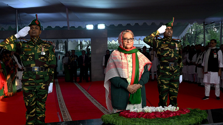 PM pays tribute to Bangabandhu on Victory Day