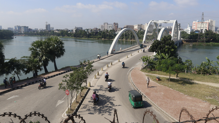 Biker killed, pillion rider hurt in Hatirjheel road crash