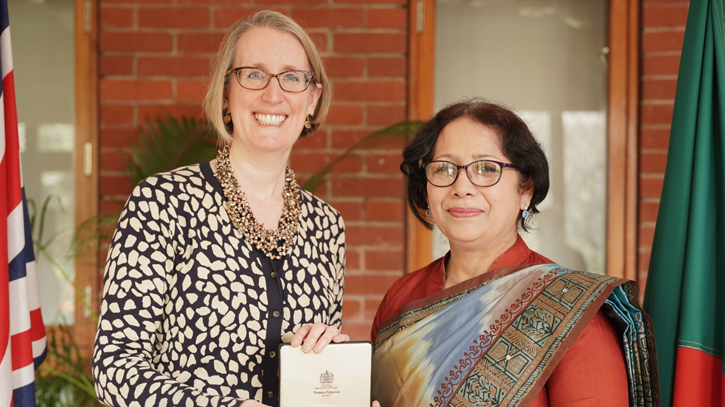 Bangladeshi national receives honorary British award