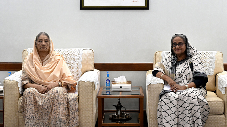 Raushan Ershad makes courtesy call on PM Sheikh Hasina