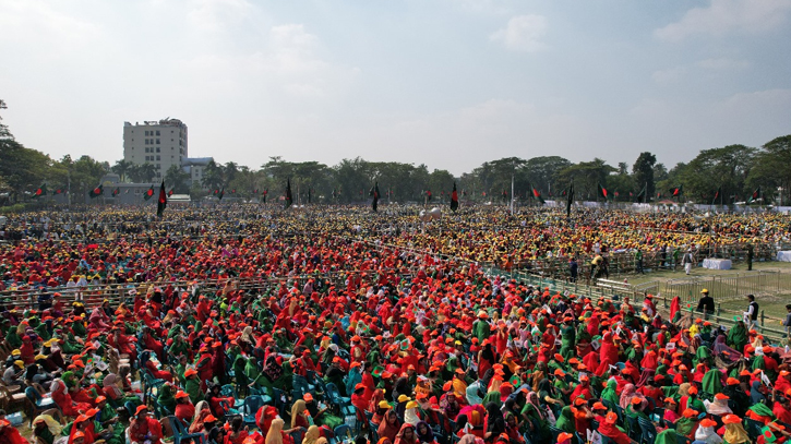 Barishal cheers PM Hasina as she arrives to address campaign rally