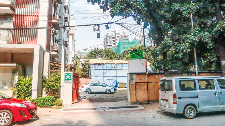 Government plot occupied by Hotel Lakeshore