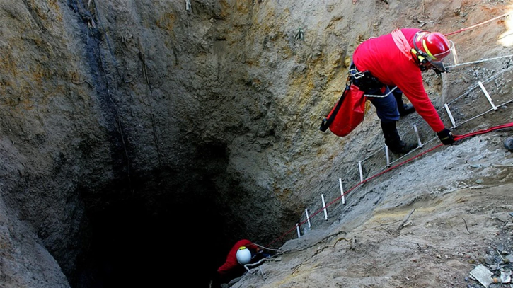 11 killed in accident at platinum mine in South Africa