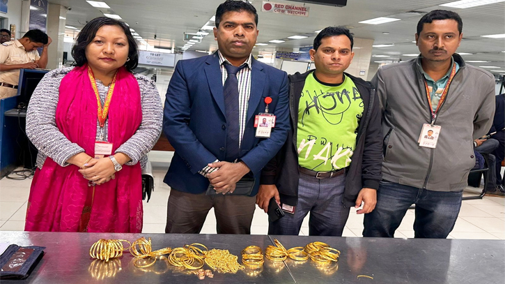 4.5kg gold recovered from Biman flight at Ctg airport