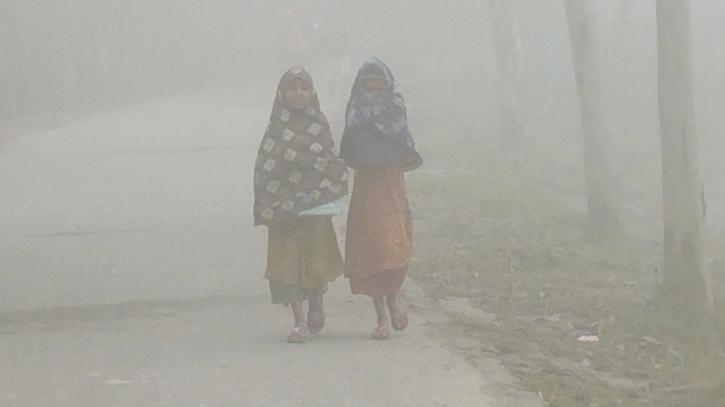 Chill grips Bangladesh : Mild cold wave disrupts daily life