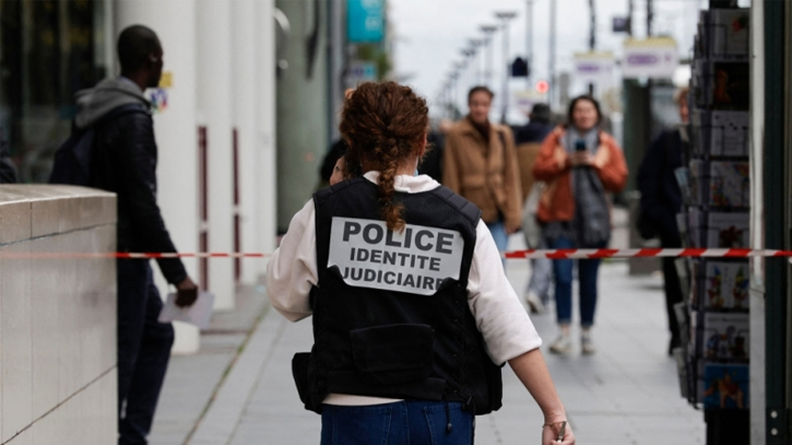 Five bodies found in apartment near Paris