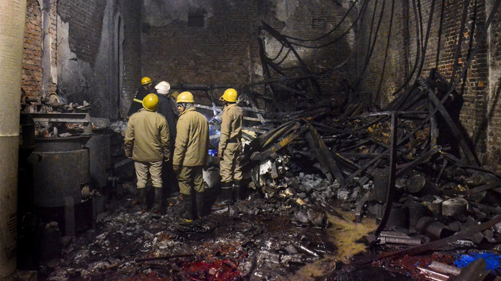 At least 11 dead and 4 injured in New Delhi fire