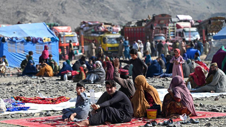 Thousands of Afghans fleeing amidst Pakistani Govt’s crackdown