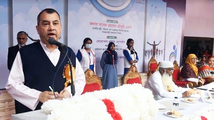 Saber Hossain calls educational institutions to ditch single-use plastics