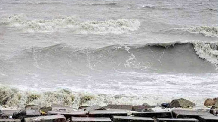 Cyclone Hamoon : Danger signal no 7 for Ctg, Payra ports