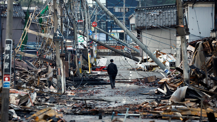 Number of missing in Japan quake jumps to over 300