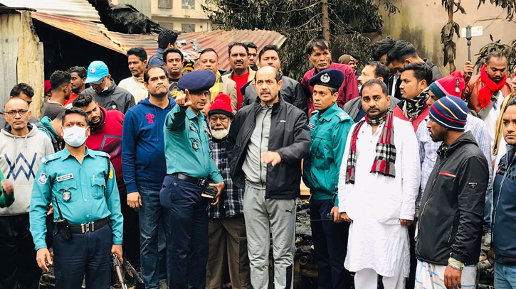 DNCC Mayor announces Tk 5000 for victims of Mollabari slum fire