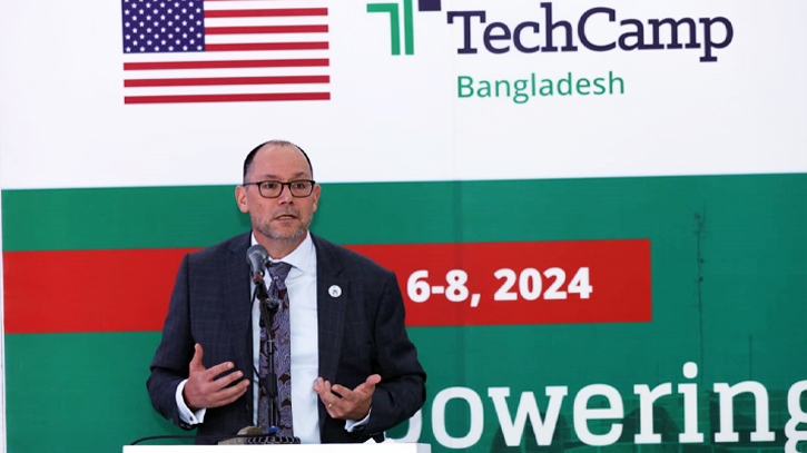 US Embassy empowers young Bangladeshi journalists through TechCamp