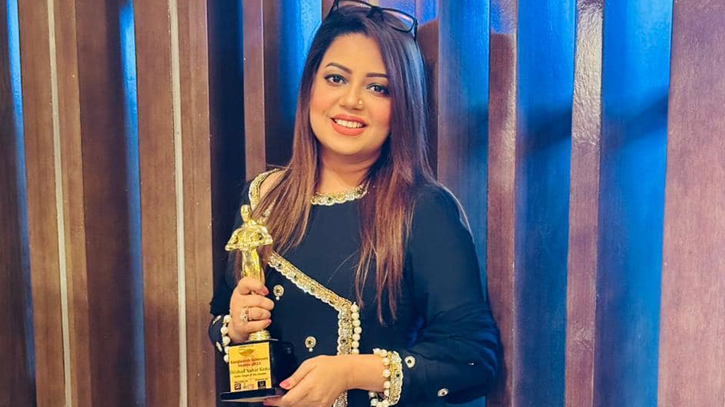 Kona awarded as best singer