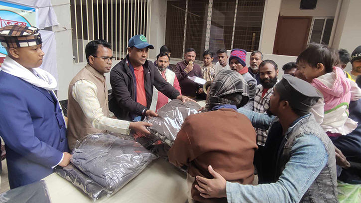 Blankets distributed among distressed members of Telegu community