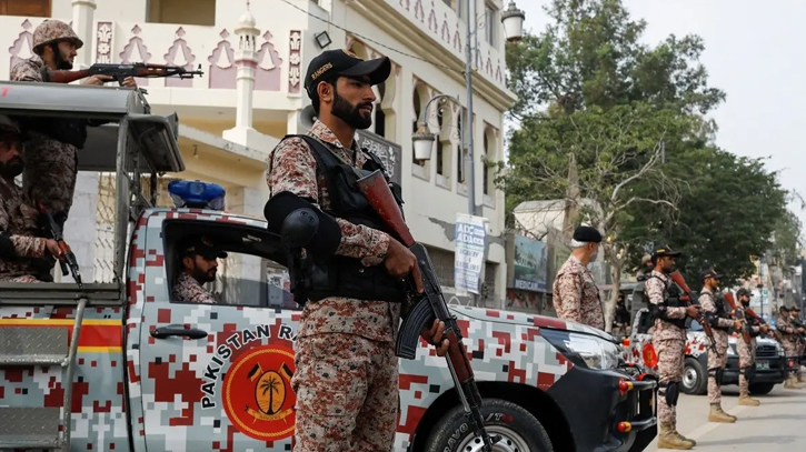 12 killed in southwest Pakistan blast on eve of poll