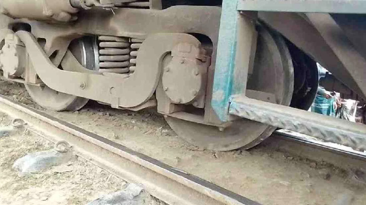 Engine Failure Suspends Dhaka’s Rail Link With Northern Parts