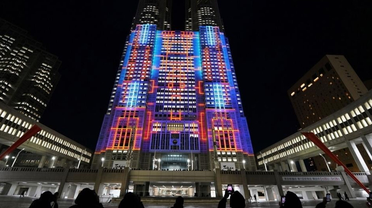 Record-breaking projections light up Tokyo skyscraper