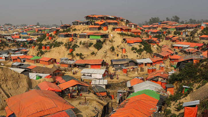 Why are fire incidents repeatedly occurring in Rohingya camps?