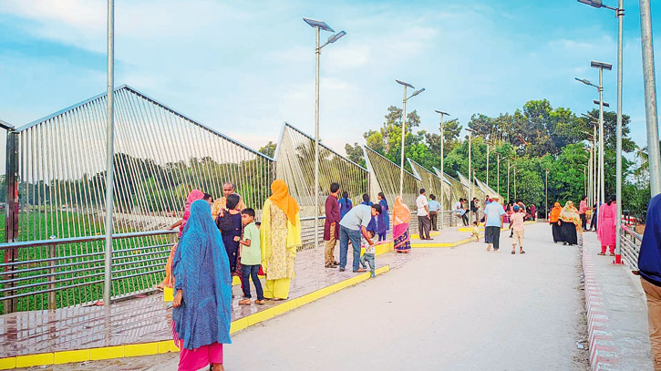 Garbage dump gets changed to picturesque amusement park 