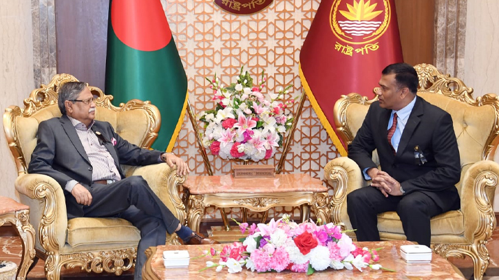 Bangladesh Ambassador to Lebanon pays courtesy call on President