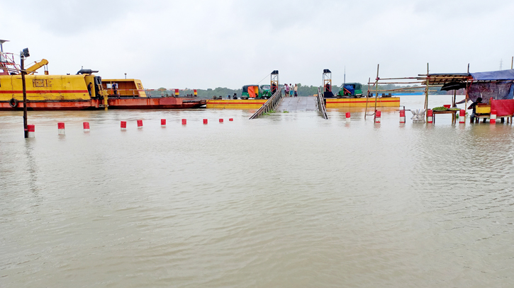 Kalurghat bridge closure triggers monsoon ferry woes