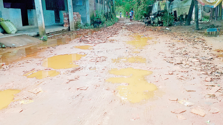 Commuters, pedestrians suffer as Boalkhali road in shambles