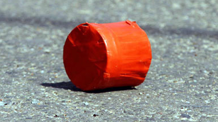 16 crude bombs recovered in Benapole