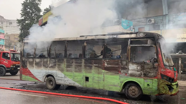 Bus burnt in Dhaka’s Dhanmondi