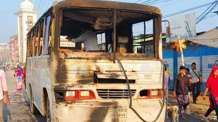 Two buses set ablaze in Gazipur