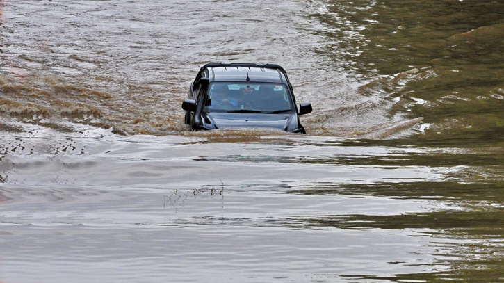 15 dead in India monsoon floods