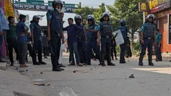 4 policemen injured in clash with BNP activists in Dhaka’s Matuail