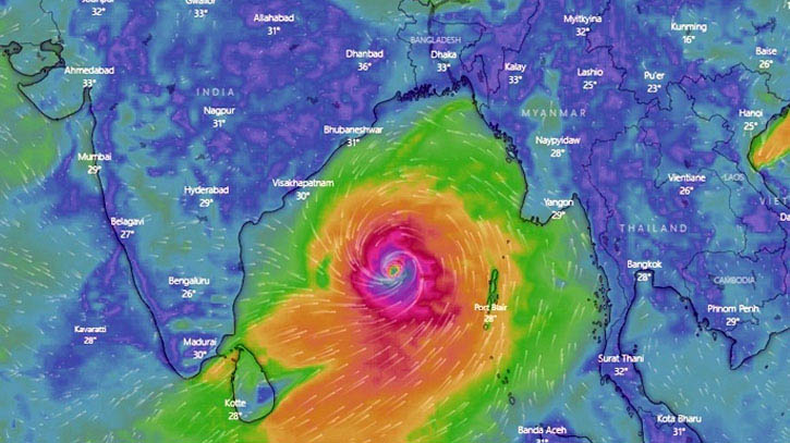 Cyclone Mocha starts crossing Cox’s Bazar coast