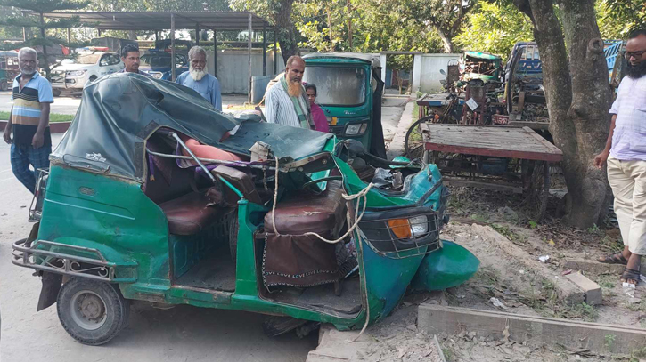 Two killed in Pabna road accident