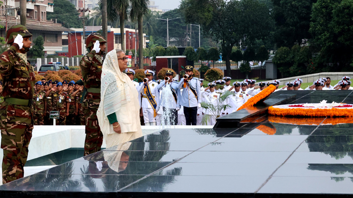 PM pays rich tributes to armed forces martyrs