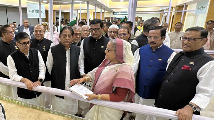 PM collects nomination form for national election