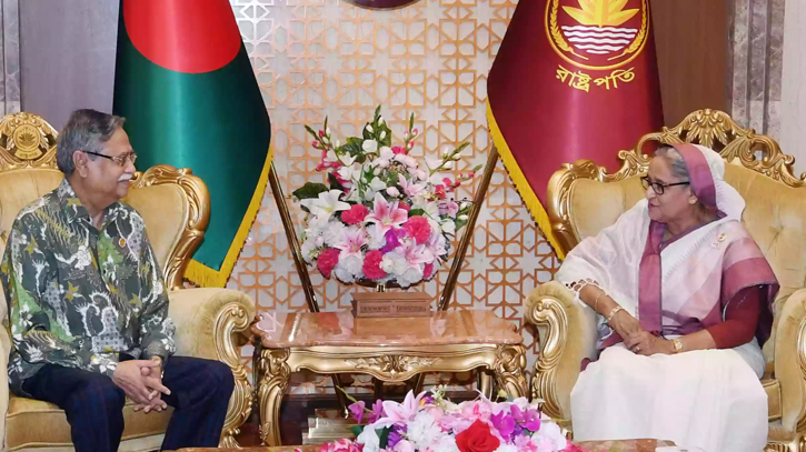 PM meets President at Bangabhaban