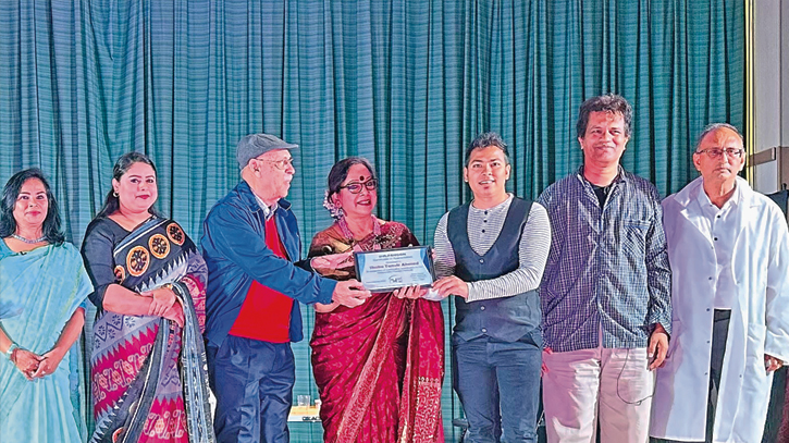 Shake Tanvir receives Best Theatre Actor award in NY