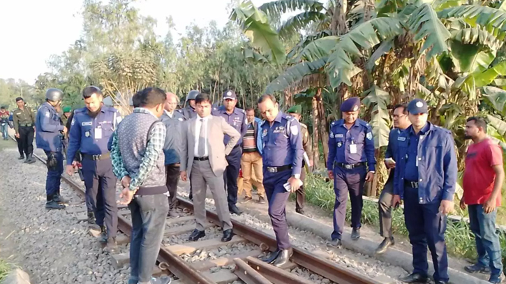 Rail track bolts stolen from Kurigram-Rangpur railway line