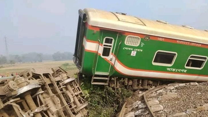 One dead, five injured as train derails in Gazipur