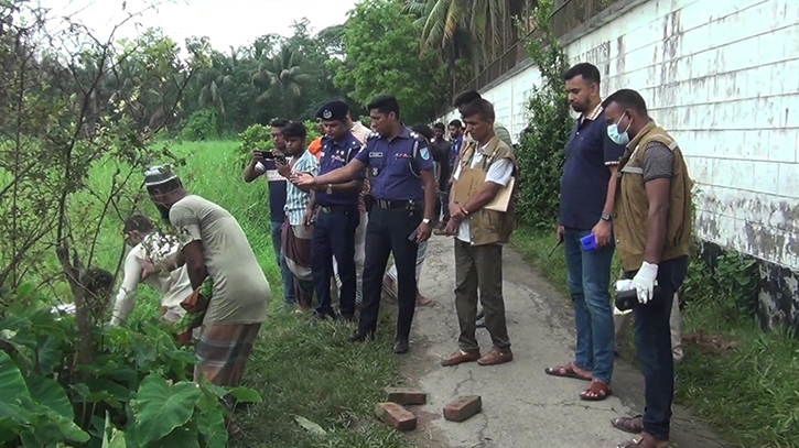 পরিত্যক্ত ডোবা থেকে অজ্ঞাত ব্যক্তির মরদেহ উদ্ধার