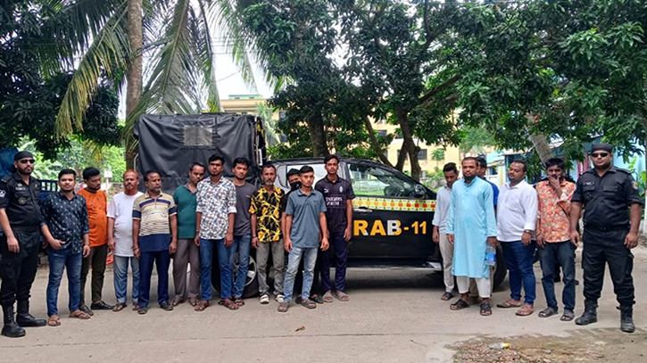 চাঁদপুরে পাসপোর্ট দালাল চক্রের মূলহোতাসহ  গ্রেপ্তার ১৬