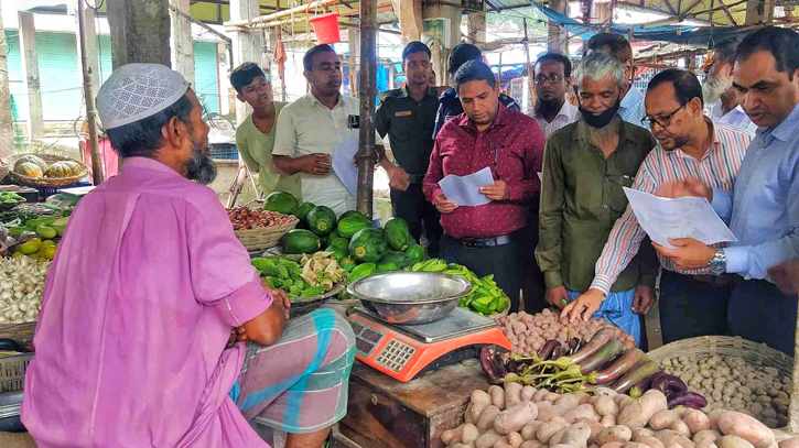 ফুলছড়িতে নিত্যপণ্যের মূল্য স্থিতিশীল রাখতে প্রশাসনের বাজার মনিটরিং