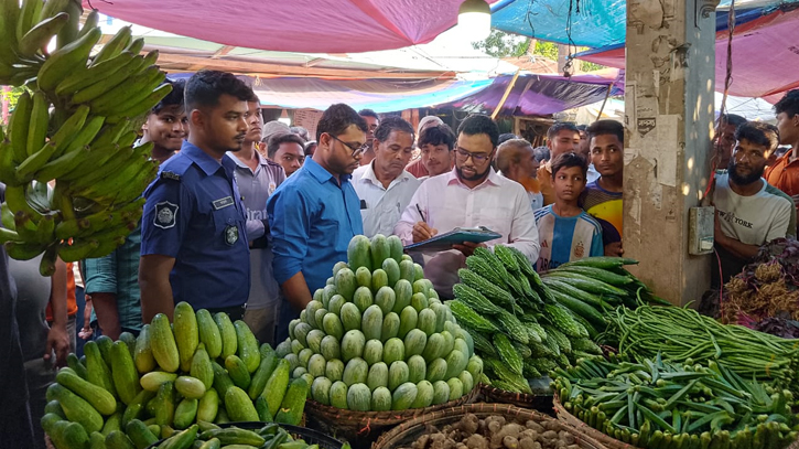 উখিয়া উপজেলা প্রশাসনের অভিযানে ২০ হাজার টাকা জরিমানা