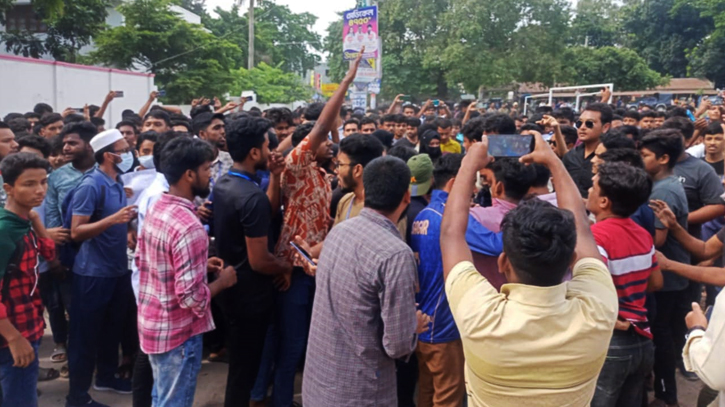 সিরাজগঞ্জে পুলিশ-আন্দোলনকারীদের সঙ্গে সংঘর্ষ, আহত ১৫