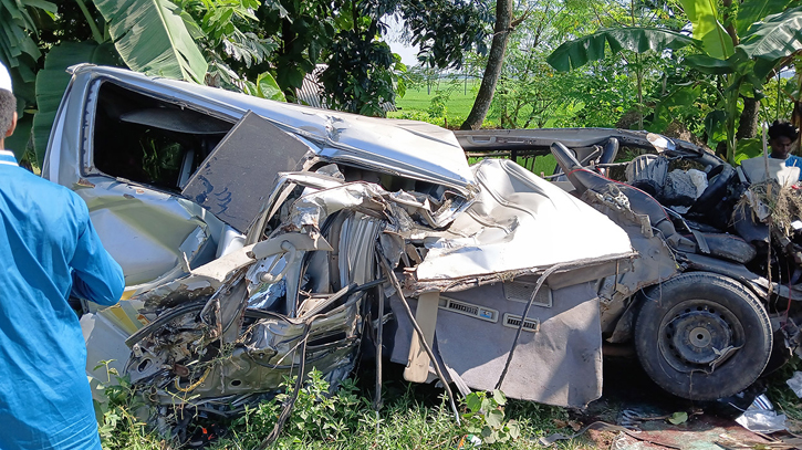 শেরপুরে দুই মাইক্রোবাসের সংঘর্ষে আহত ১৭